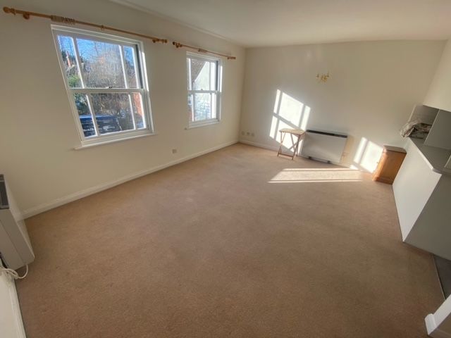 Property photo 2 of 5 Living Room