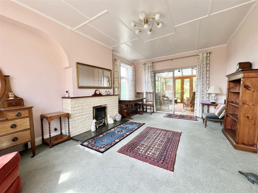 Property photo 3 of 32