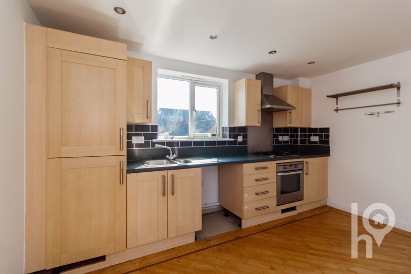 Property photo 3 of 9 Photo 6