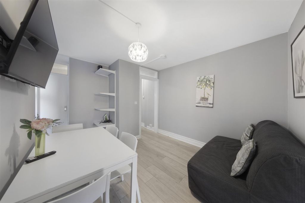 Property photo 1 of 10 Reception Room With Reccess Shelving