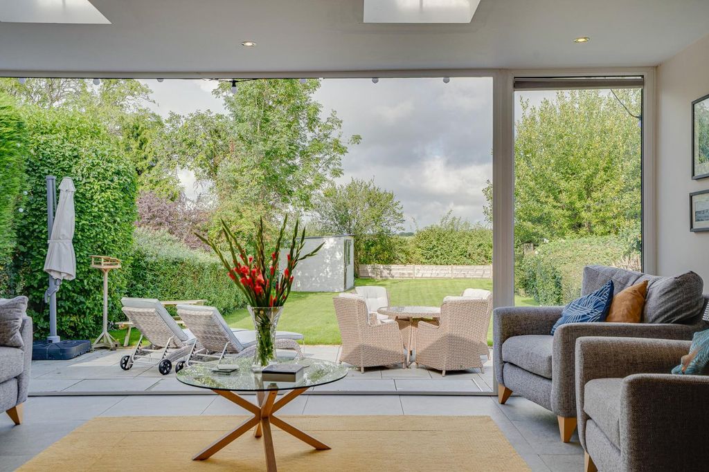 Property photo 3 of 31 Dsc03130Hdr.Jpg