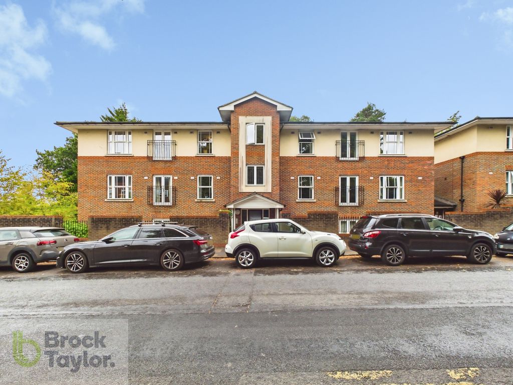 Property photo 1 of 16 01