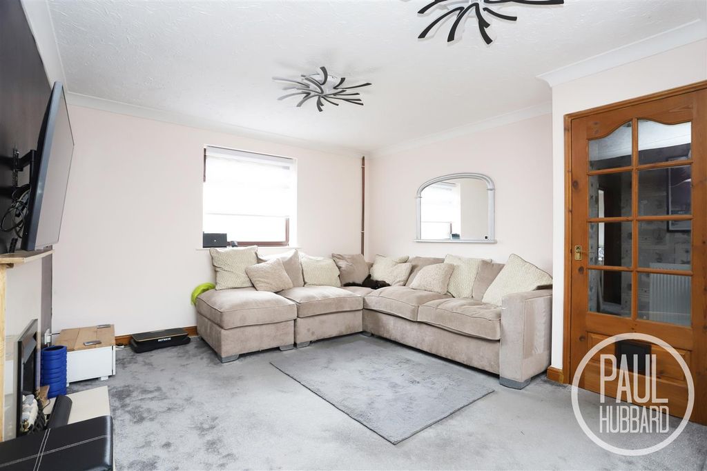 2 bed maisonette for saleCowslip Crescent, Carlton Colville NR33 photo 5