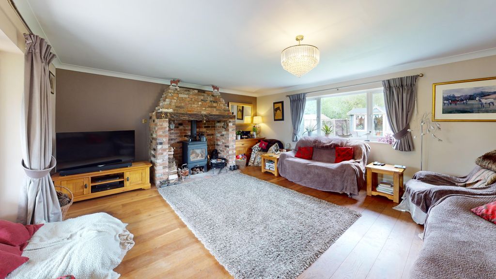 Property photo 3 of 33 Gallery