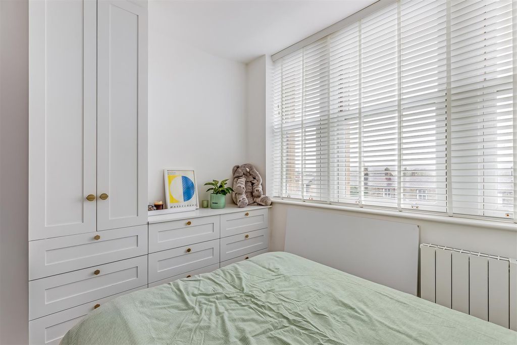 Additional image 11 of 1 bed flat for saleParish Gate, Burley In Wharfedale, Ilkley LS29