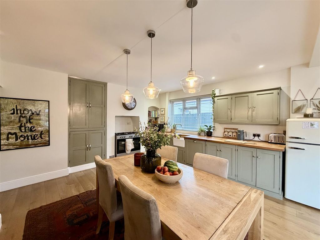 Property photo 3 of 28 3