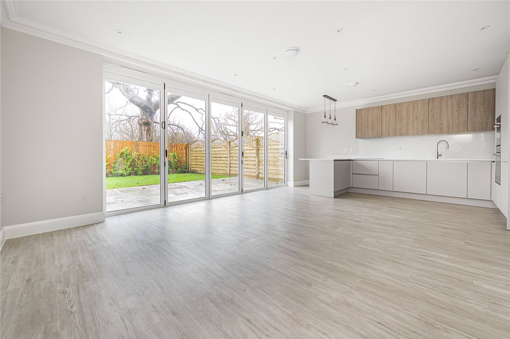 Property photo 3 of 19 Picture No. 12