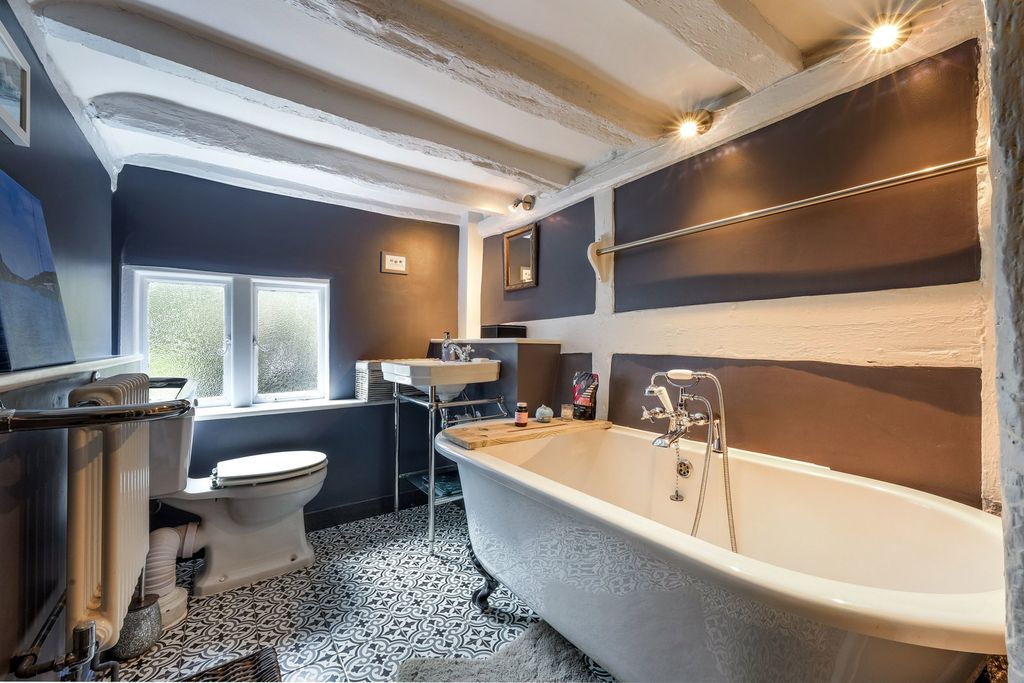 Additional image 16 of 3 bed end terrace house for saleEast Grinstead Road, Lingfield RH7