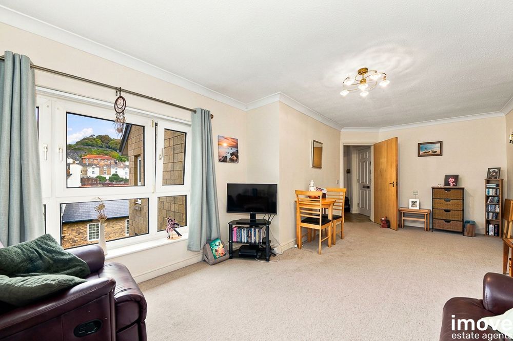 Property photo 3 of 11