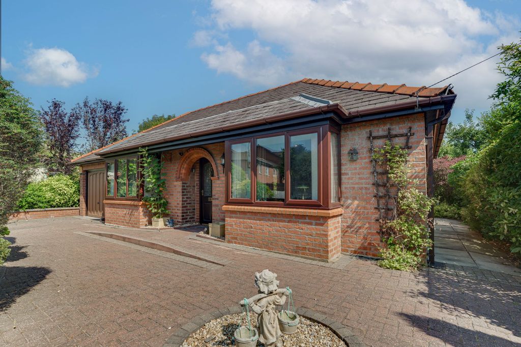 Property photo 1 of 31
