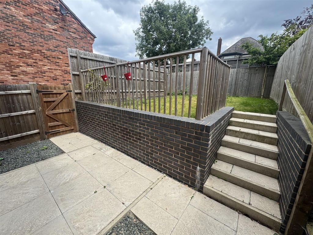Property photo 2 of 11