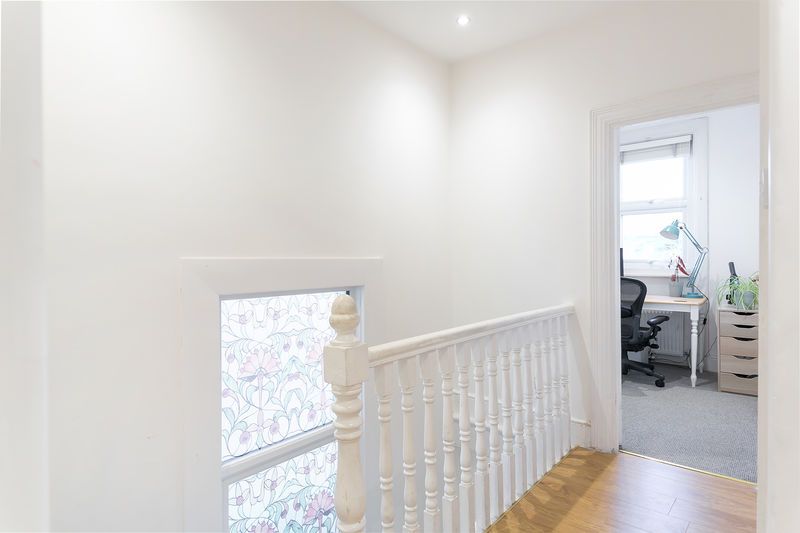 Property photo 3 of 16 Landing