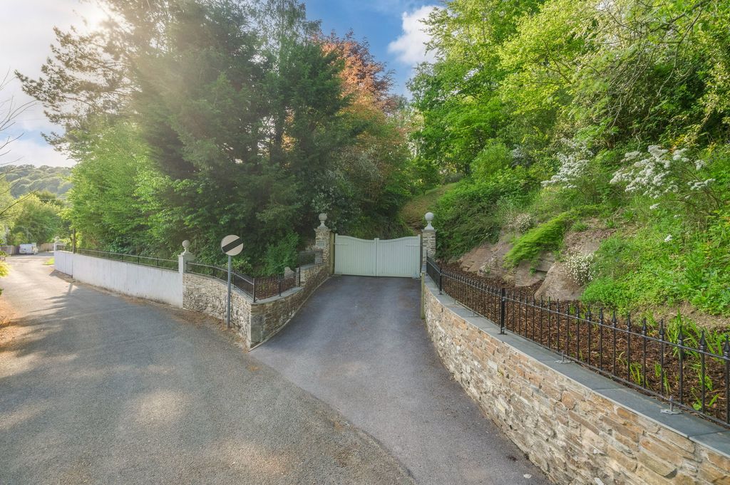 Property photo 3 of 30