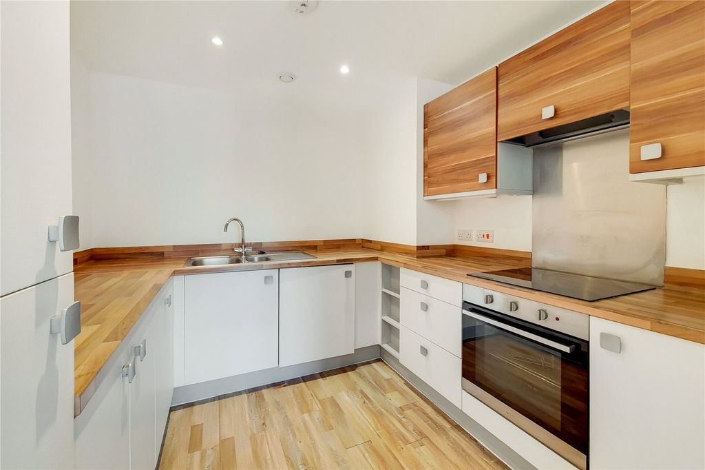 Property photo 3 of 12 Picture No. 12