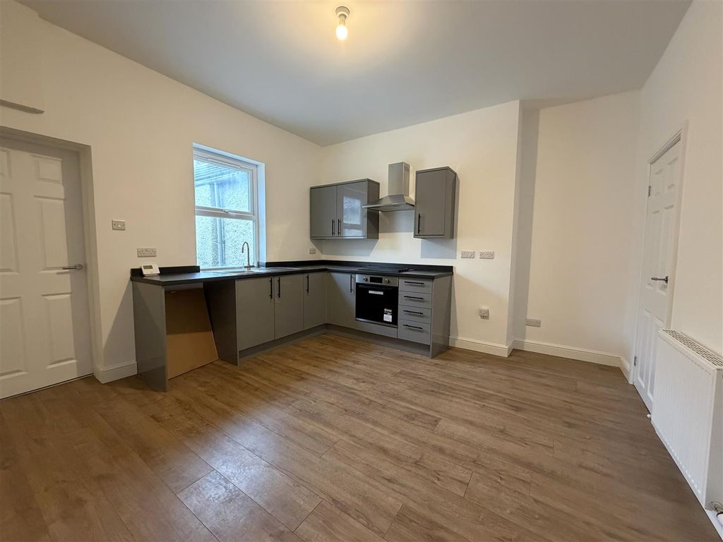 Property photo 2 of 15 Kitchen