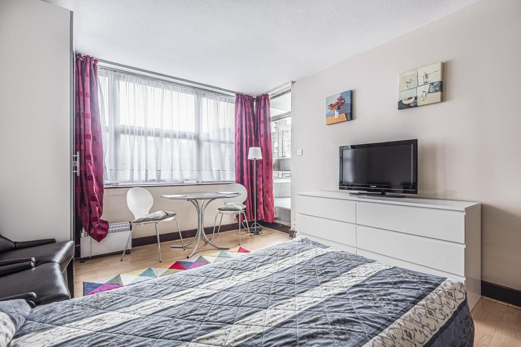 Property photo 1 of 10 Reception Room/Bedroom