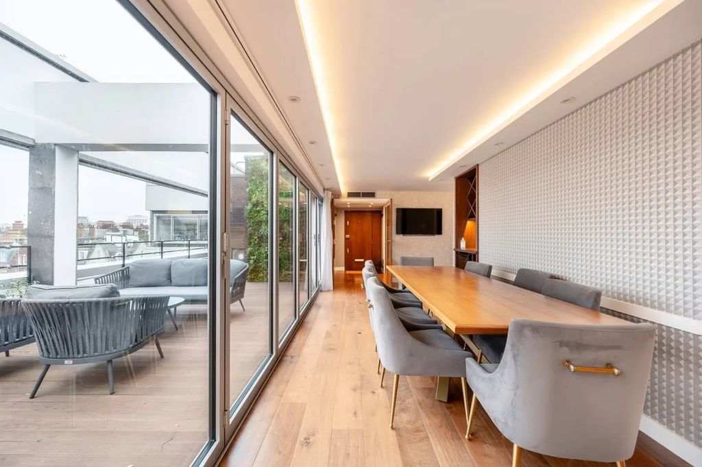 Property photo 3 of 20 Photo 1