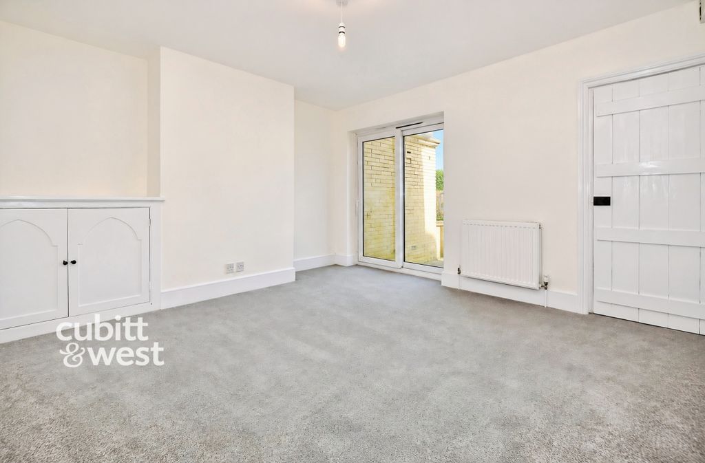 Property photo 3 of 14 ee8ee24d-File_000...