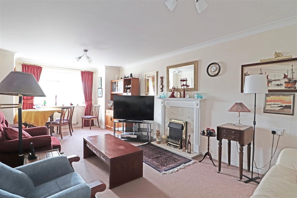 Property photo 2 of 15