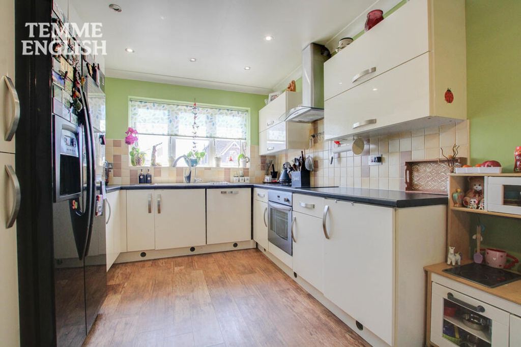 Property photo 2 of 30