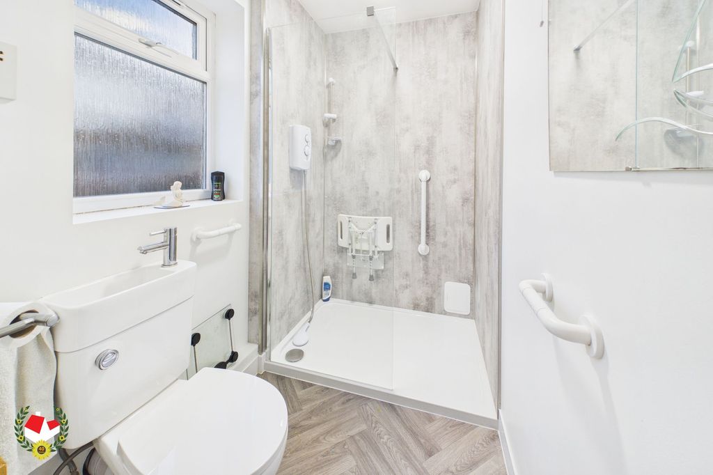 Property photo 3 of 8