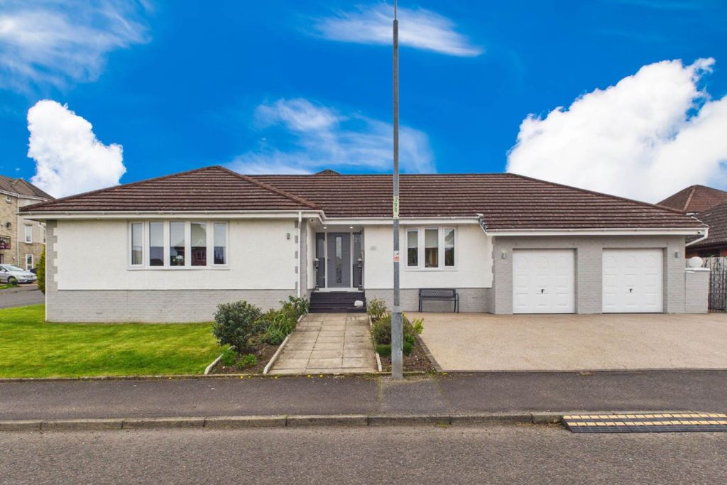 Property photo 1 of 43