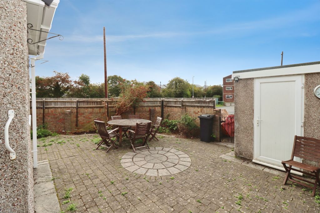 Property photo 2 of 12