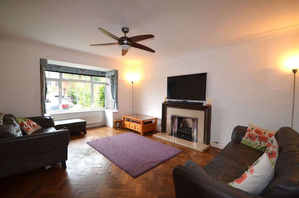Property photo 2 of 32