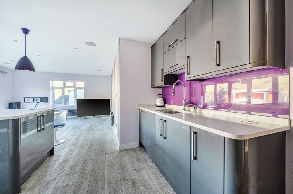 Property photo 3 of 23 Picture 3