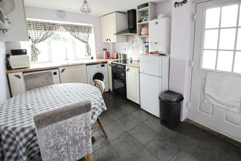 Property photo 3 of 15 Dining Kitchen
