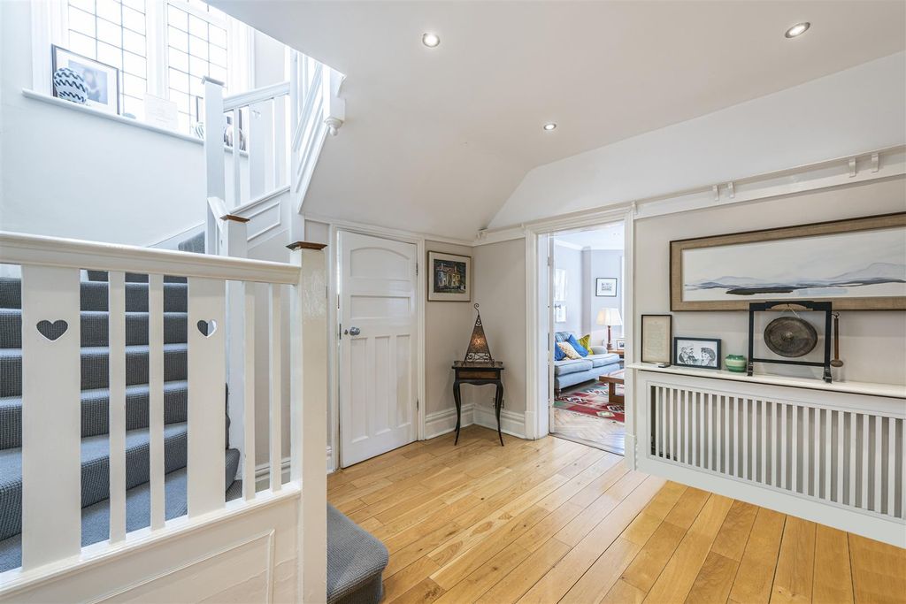 Property photo 3 of 12 Hall.Jpg