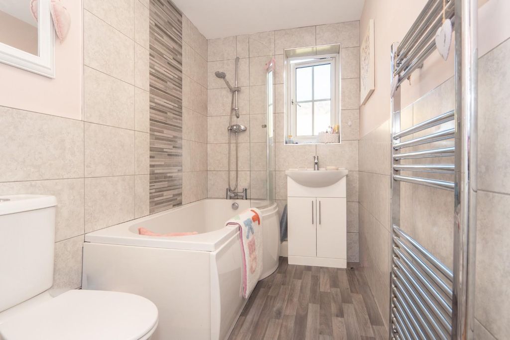 Additional image 5 of 2 bed flat for saleBritannia Mews, Hough Side Road, Pudsey LS28