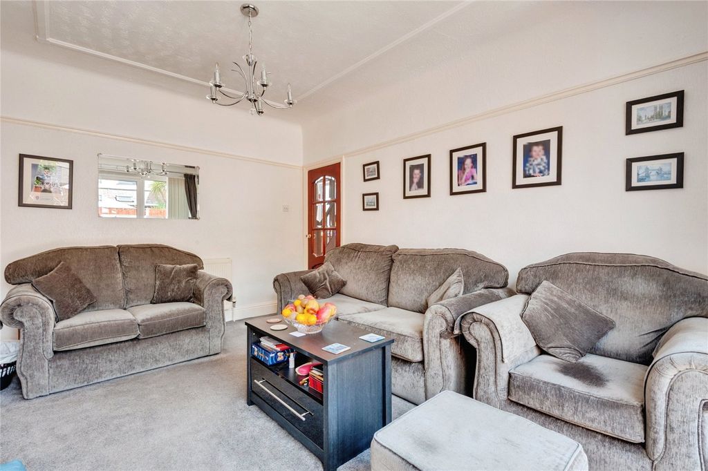 Property photo 3 of 17 Picture No. 04