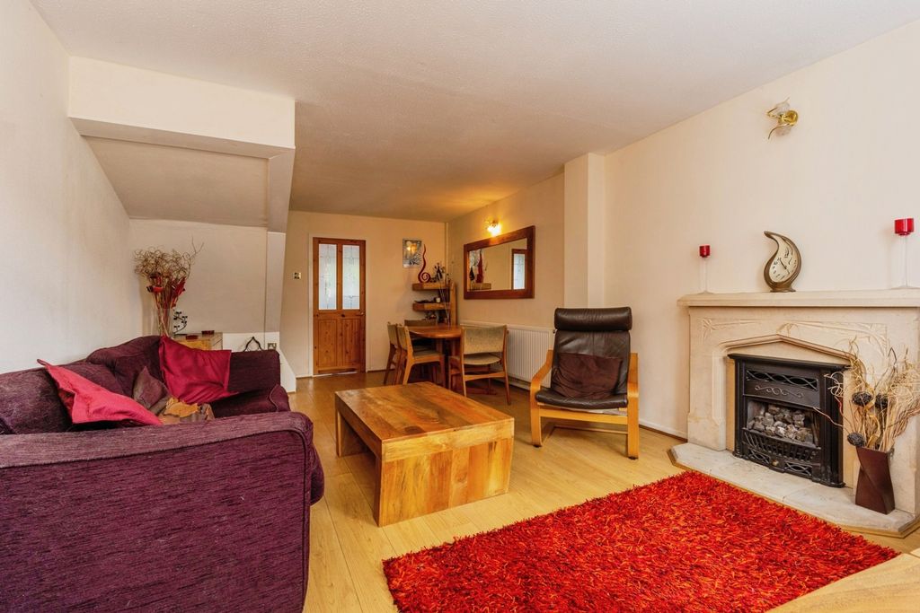 Property photo 2 of 11 Photo