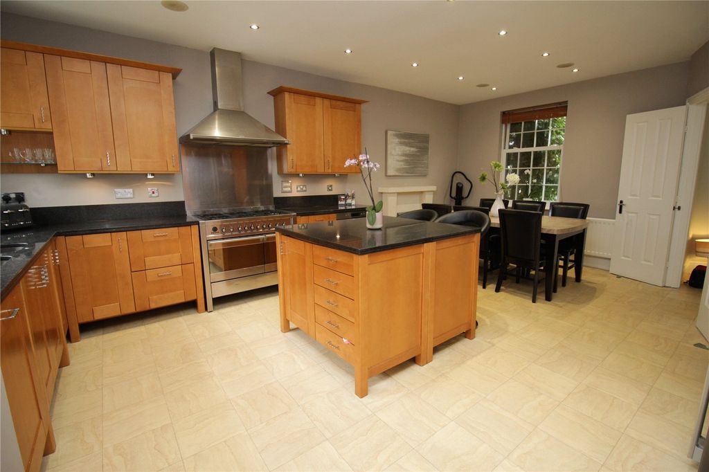 Property photo 2 of 18 Picture No. 06