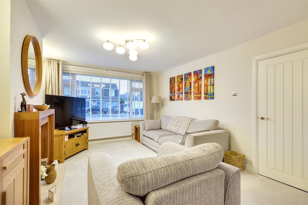 Property photo 2 of 22 Lounge Area