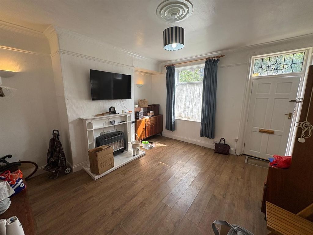 Property photo 2 of 11
