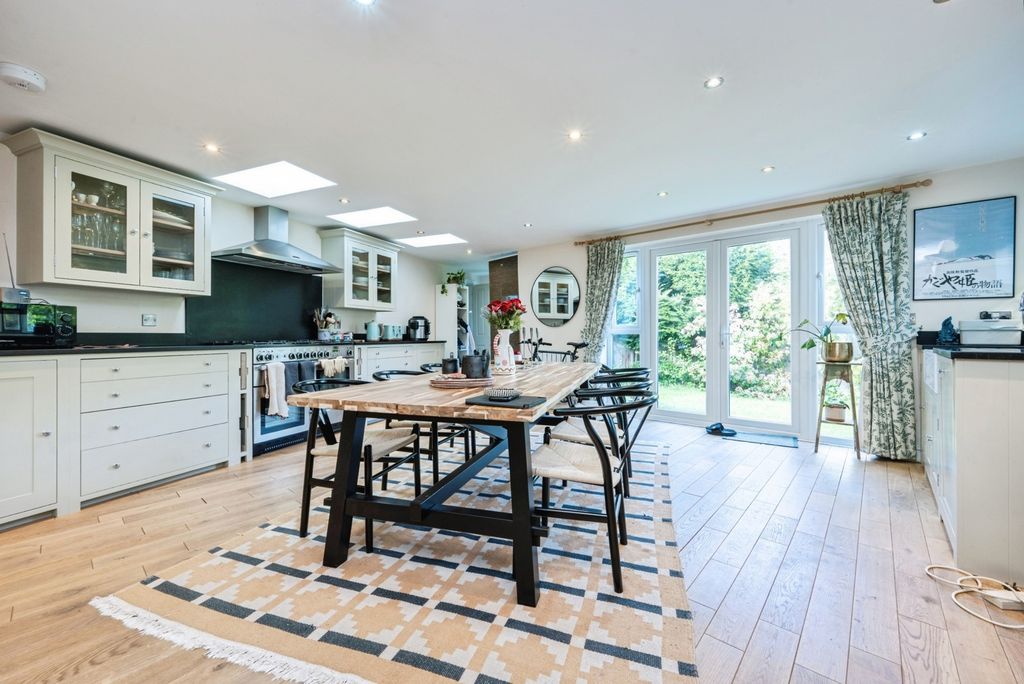 Property photo 2 of 24 Kitchen/Diner