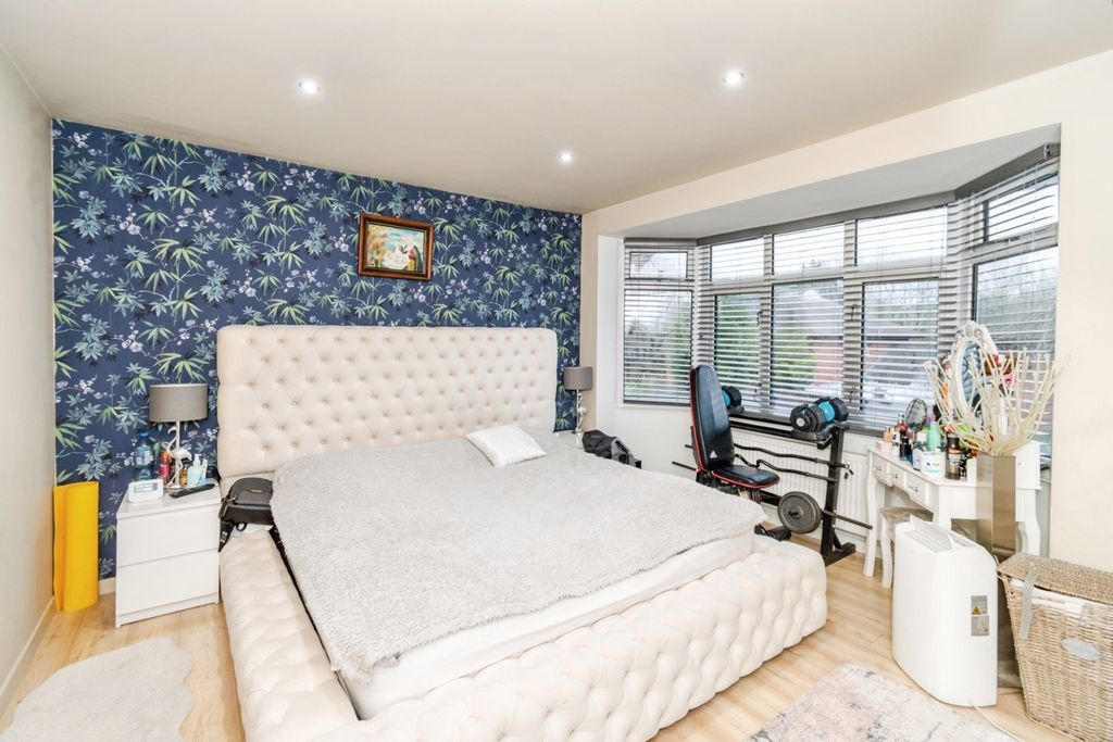 Property photo 3 of 35 Pbox-Img.Jpg