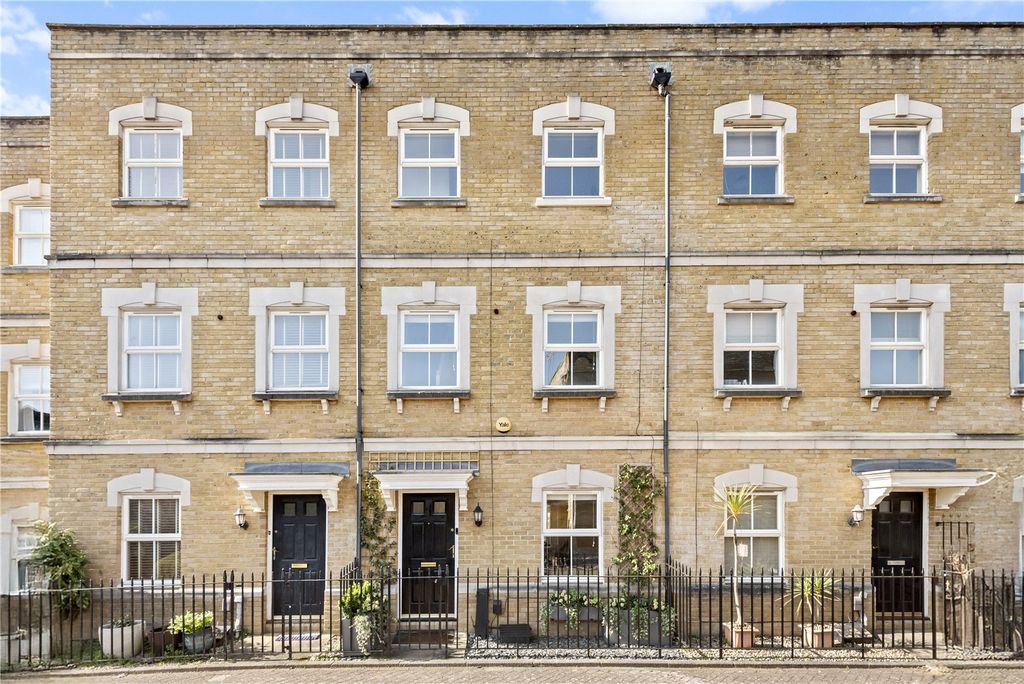 Property photo 1 of 16 External