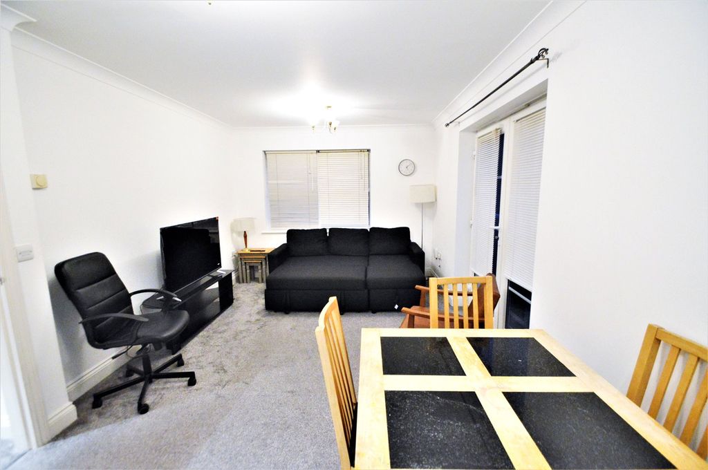 Property photo 3 of 17 Picture No. 15