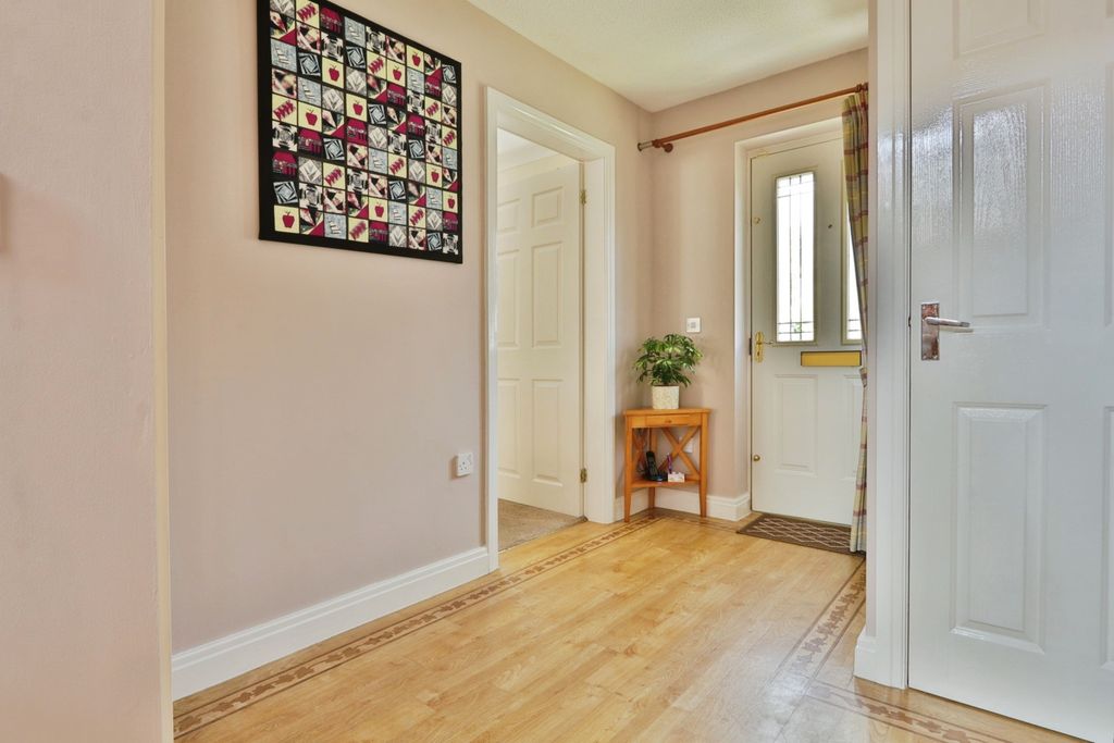 Property photo 2 of 21 4290335