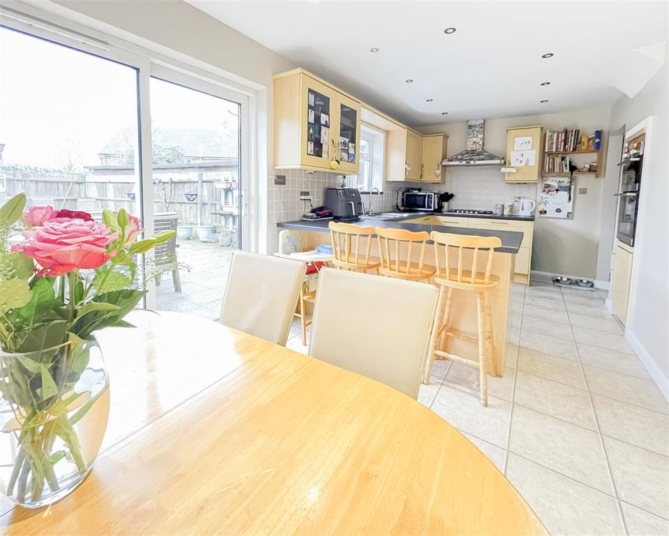 Property photo 2 of 22