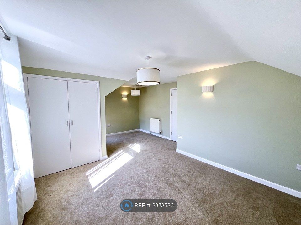 Property photo 2 of 20 Living Room