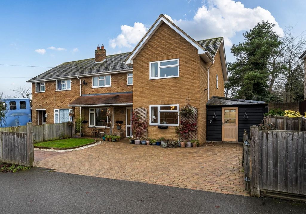 Property photo 1 of 31 66 High Crop.Jpg