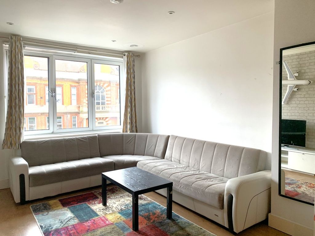 Property photo 2 of 7