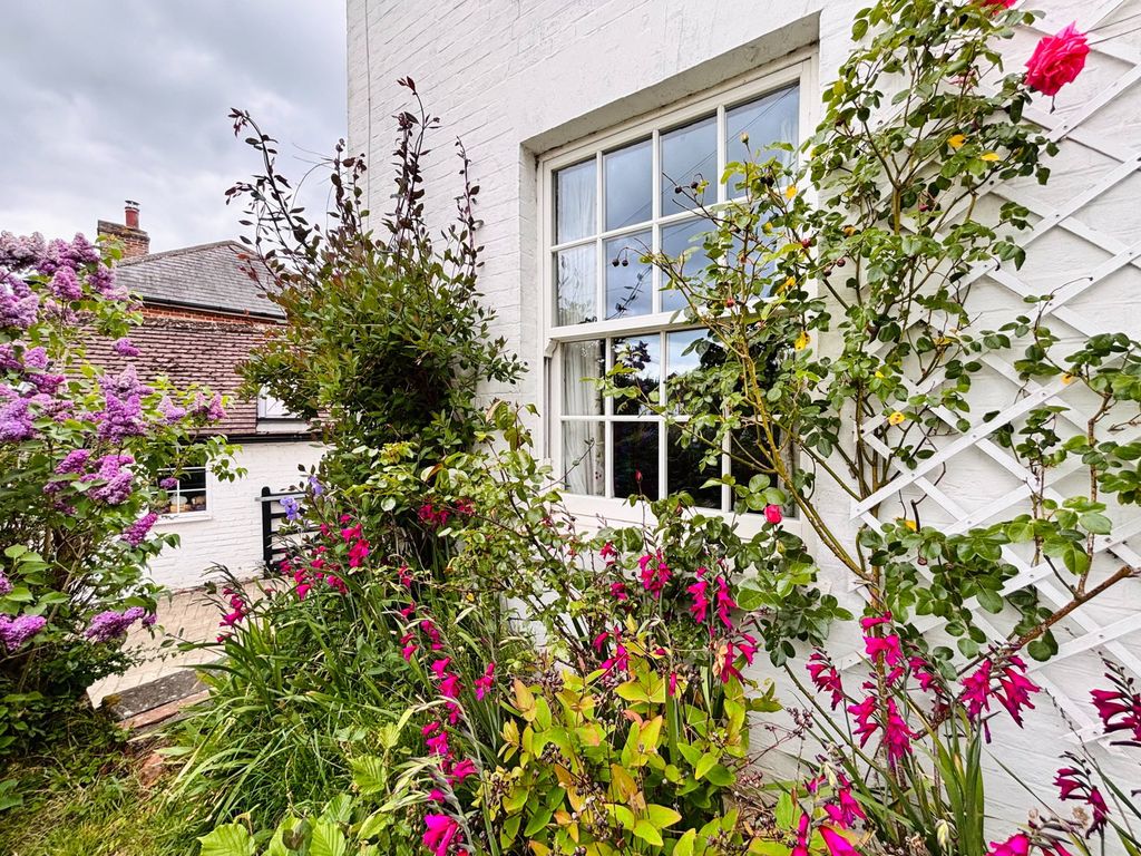 Property photo 2 of 48