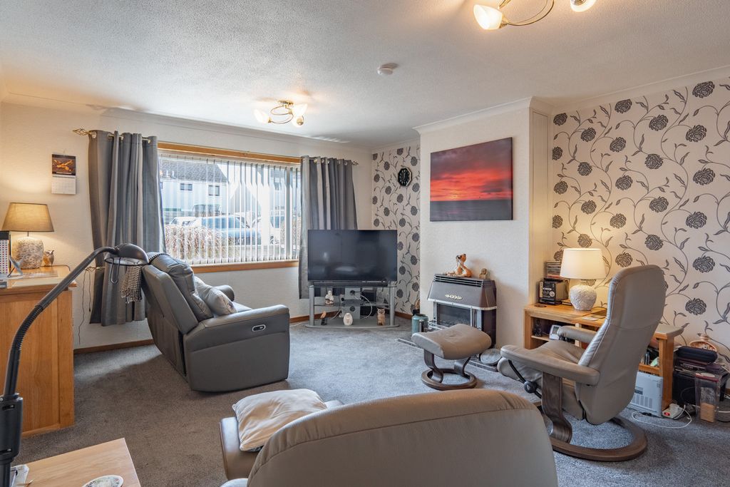 Property photo 2 of 30