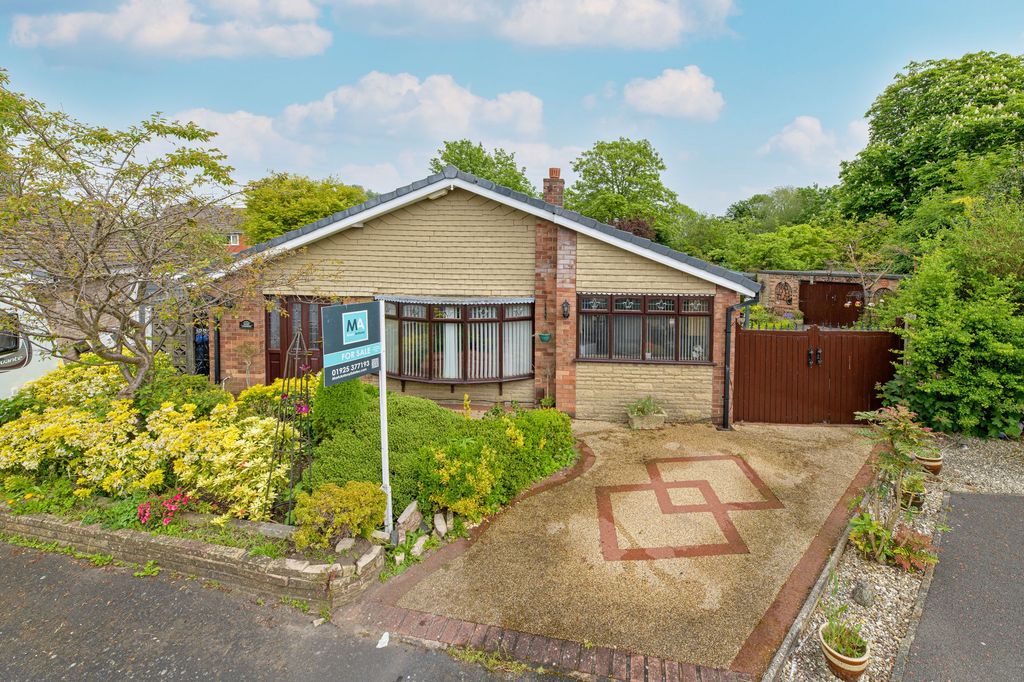 Property photo 1 of 18 Front External