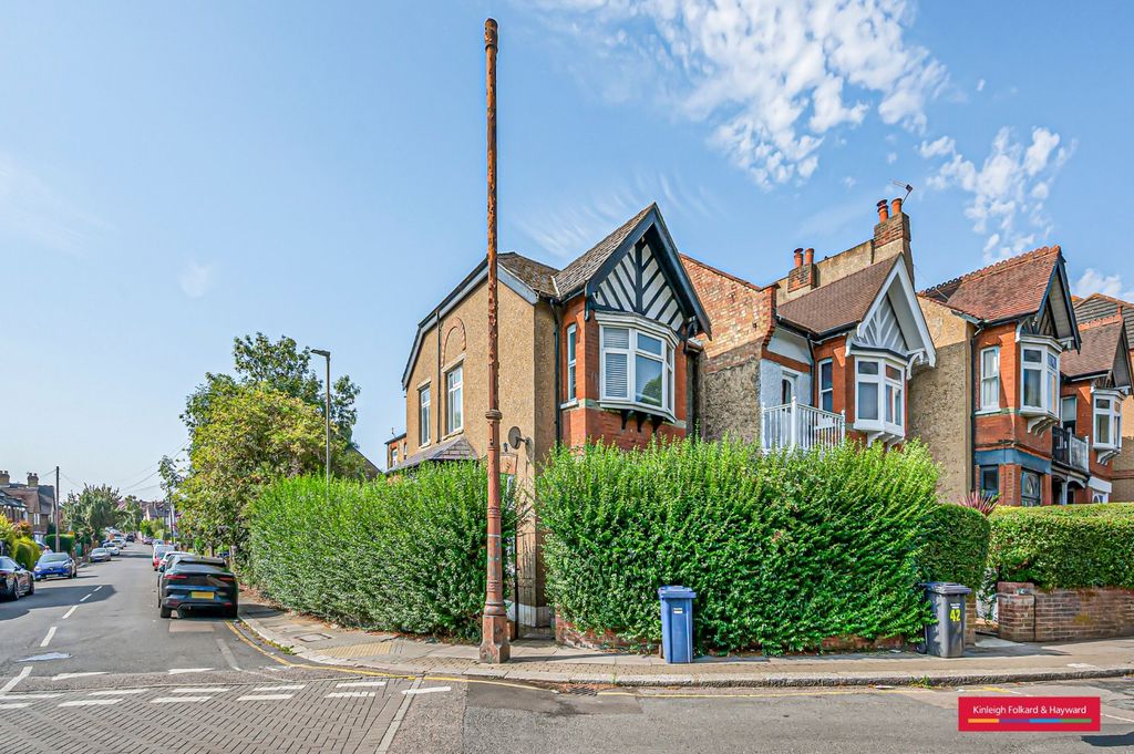 Property photo 1 of 16 Picture No. 32